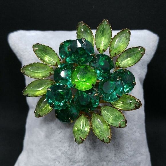 Vintage Green Rhinestone Brooch, 3D Flower, Riveted Prong Set, 1950s, 2 1/8" In - Picture 5 of 10